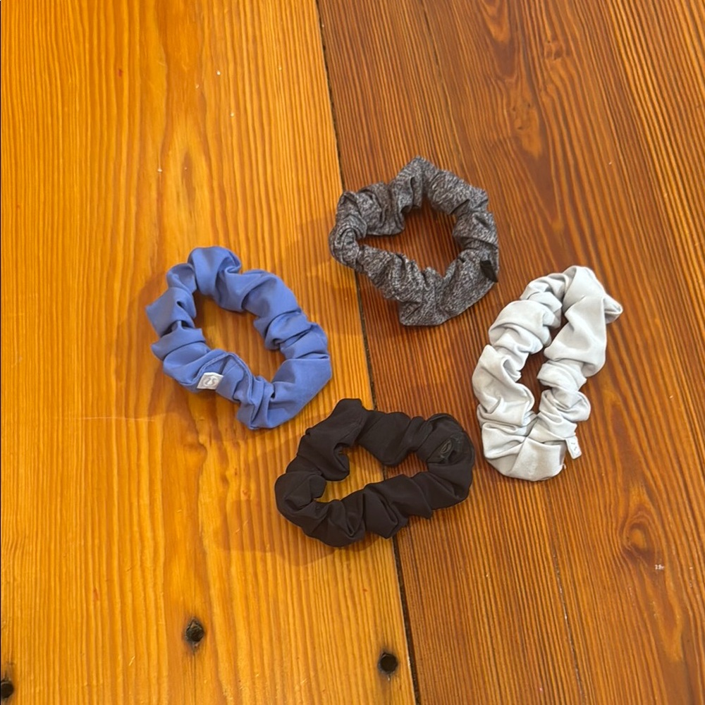 Lululemon Athletica Light Purple, Purple, Gray, Black Scrunchy Set